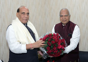 NEW DELHI, DEC 5 (UNI):- Governor of Punjab, Banwarilal Purohit calling on Raksha Mantri Rajnath Singh in New Delhi on Tuesday.UNI PHOTO-109U NEW DELHI, DEC 5 (UNI):- Governor of Punjab, Banwarilal Purohit calling on Raksha Mantri Rajnath Singh in New Delhi on Tuesday.UNI PHOTO-109U