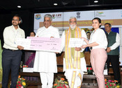 NEW DELHI, JUN 4 (UNI):- Union Minister for Environment, Forest and Climate Change, Labour and Employment,  Bhupender Yadav distributes winning awards to winners at Award Ceremony for Trash to Treasure Hackathon, Dharti Kare Pukaar, Youth Conclave and Inter-School Painting Competition on the eve of World Environment Day in the presence of the Minister of State for Consumer Affairs, Food and Public Distribution, Environment, Forest and Climate Change,  Ashwini Kumar Choubey at Indira Paryavaran Bhawan, in New Delhi on Sunday.UNI PHOTO-93U