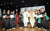 NEW DELHI, JUN 4 (UNI):- Union Minister for Environment, Forest and Climate Change, Labour and Employment,  Bhupender Yadav distributes winning awards to winners at Award Ceremony for Trash to Treasure Hackathon, Dharti Kare Pukaar, Youth Conclave and Inter-School Painting Competition on the eve of World Environment Day in the presence of the Minister of State for Consumer Affairs, Food  and Public Distribution, Environment, Forest and Climate Change,  Ashwini Kumar Choubey at Indira Paryavaran Bhawan, in New Delhi on Sunday.UNI PHOTO-95U