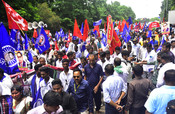 BHUBANESWAR, July 16 (UNI):- Activists of Odisha Leftist party union stage demonstration against girl self-immolated alleged sexual harassment along with their 5-point charter of demands, in Bhubaneswar on Wednesday. UNI PHOTO - 105U BHUBANESWAR, July 16 (UNI):- Activists of Odisha Leftist party union stage demonstration against girl self-immolated alleged sexual harassment along with their 5-point charter of demands, in Bhubaneswar on Wednesday. UNI PHOTO - 105U