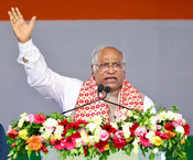 GUWAHATI, JULY 16 (UNI) :- Congress President Mallikarjun Kharge addresses a Congress Workers meeting at Chaygaon Guwahati on Wednesday. UNI PHOTO - 115U GUWAHATI, JULY 16 (UNI) :- Congress President Mallikarjun Kharge addresses a Congress Workers meeting at Chaygaon Guwahati on Wednesday. UNI PHOTO - 115U